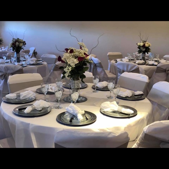 SOLD. Wedding/Party Items. - Picture 1 of 8